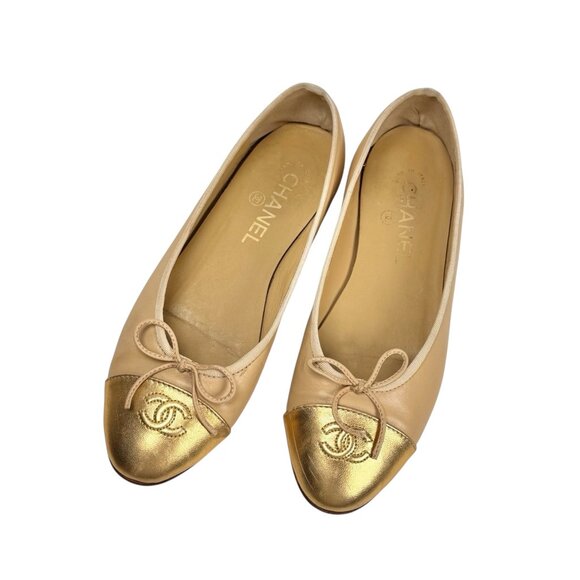Chanel CC Bow Ballet Flats SZ 38 Beige Leather Gold Cap Toe Luxury Designer - Picture 1 of 15